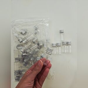 15pcs Clear Plastic Container with Silver Caps